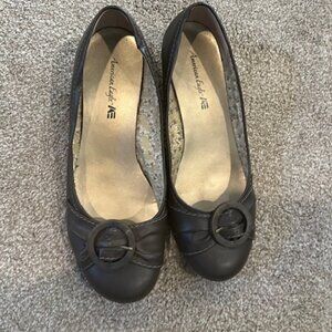 American Eagle buckle brown flat shoes (size women's 9)